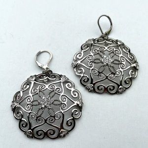 Pretty NWOT Romantic Silver tone earrings with lever back closure